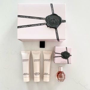 Mini 4Pc Gift Set Viktor & Rolf Flowerbomb Lotion